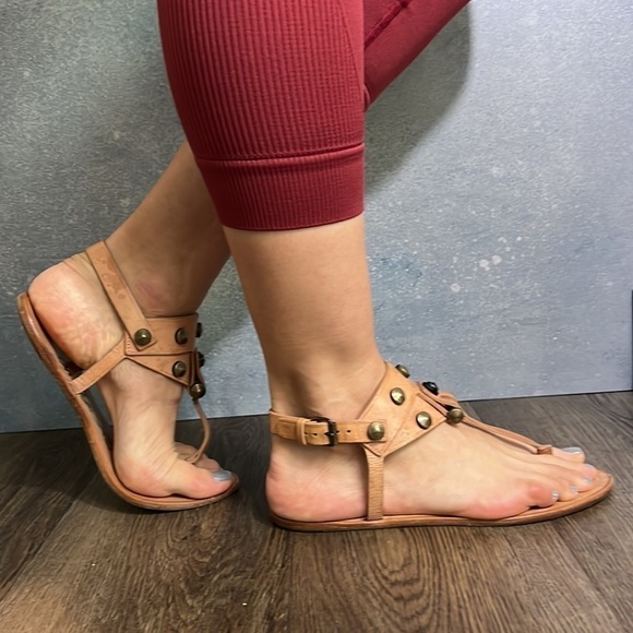 𝅺Lanvin Women Flat Sandals Nude studs and strass - Picture 2 of 3